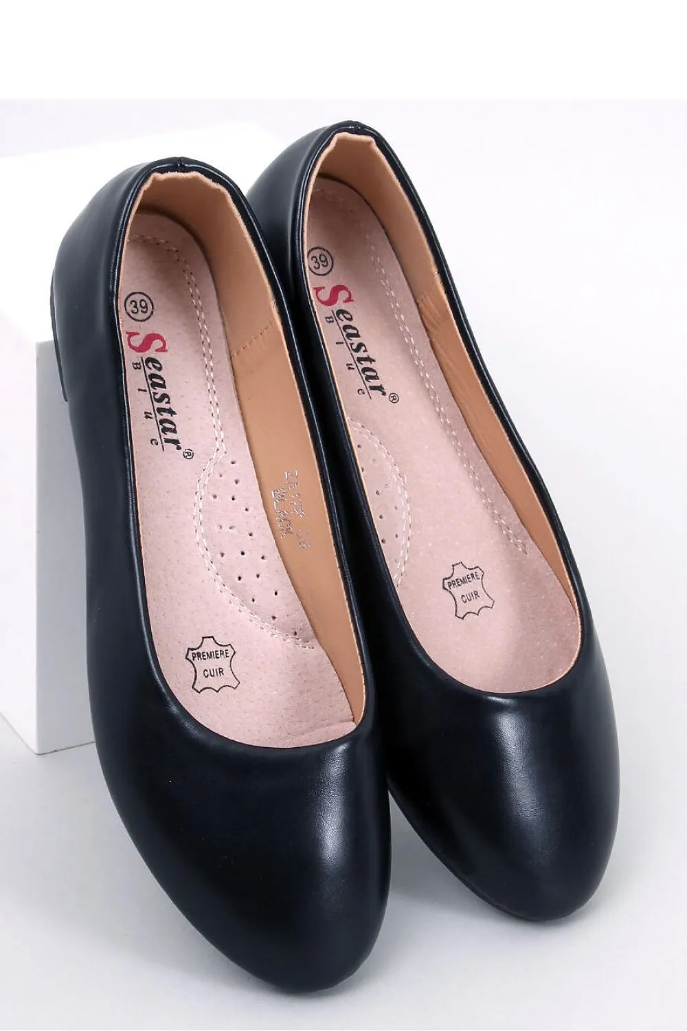 Ballet flats