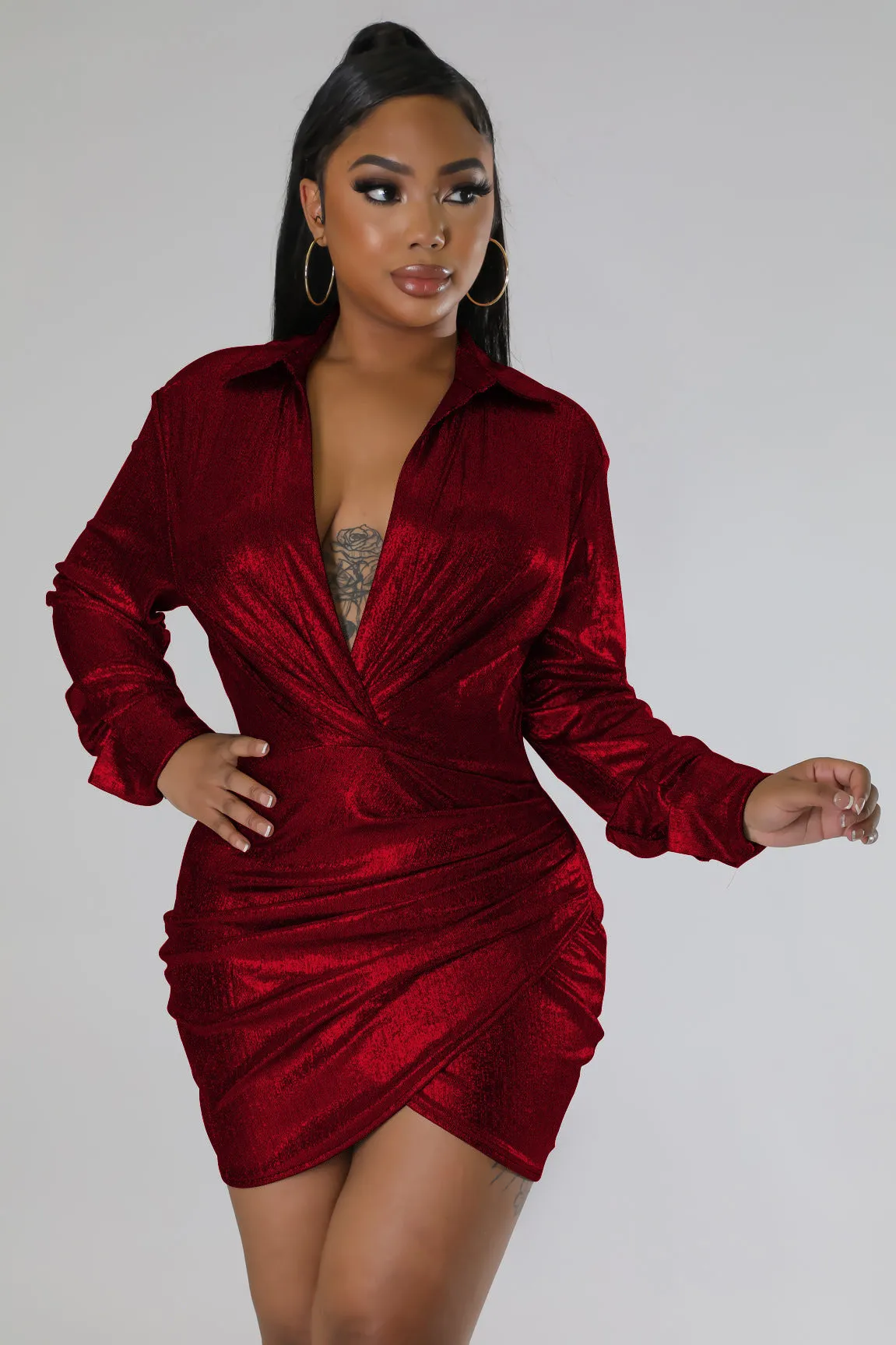 Chic and Flirty V-Neck Dress with Effortless Style for Everyday Glam