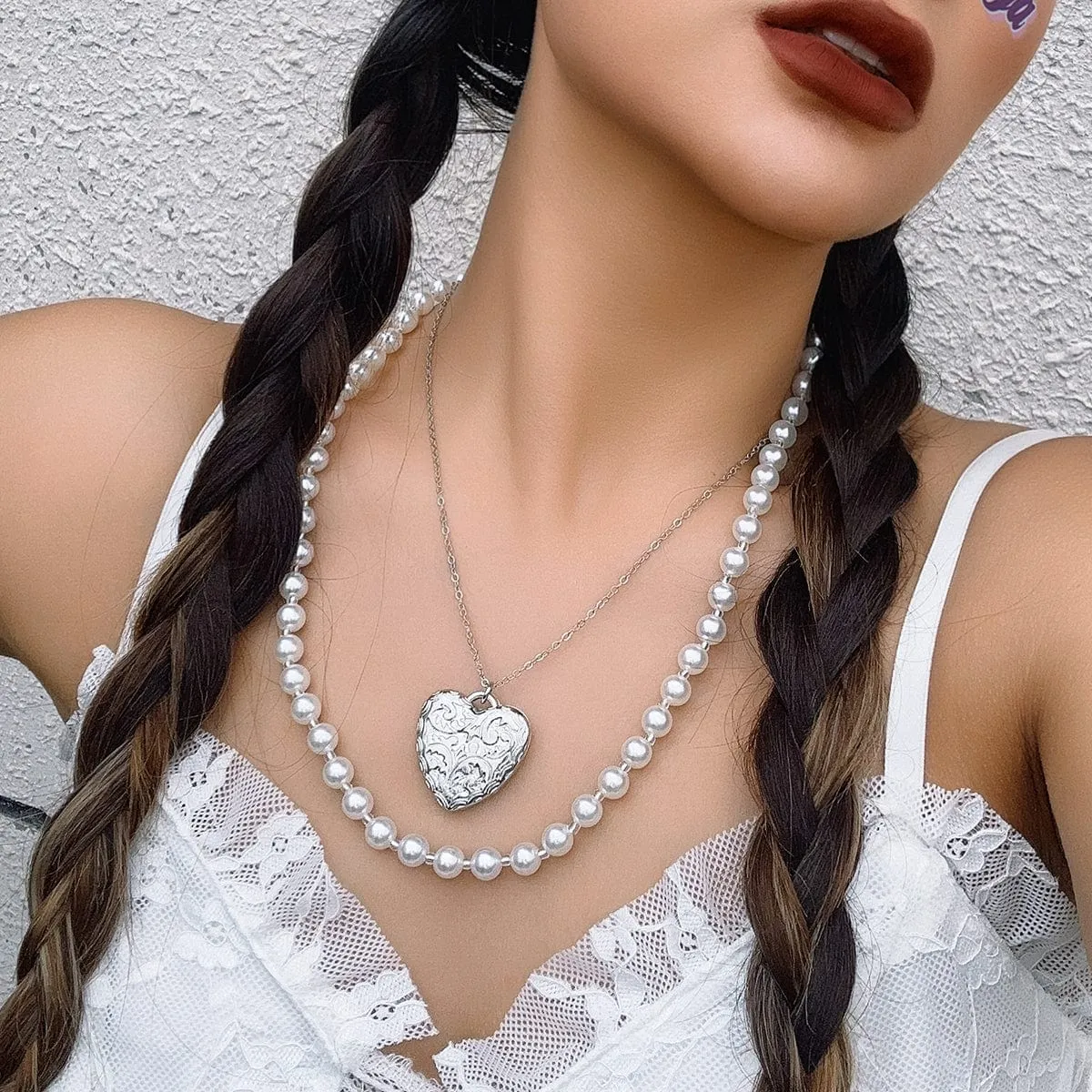 Chic Layered Floral Heart Pendant Pearl Chain Necklace Set