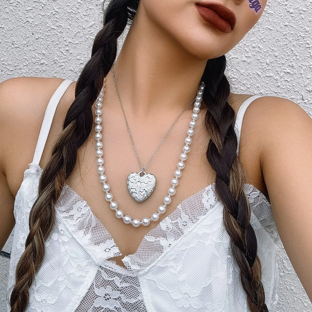 Chic Layered Floral Heart Pendant Pearl Chain Necklace Set