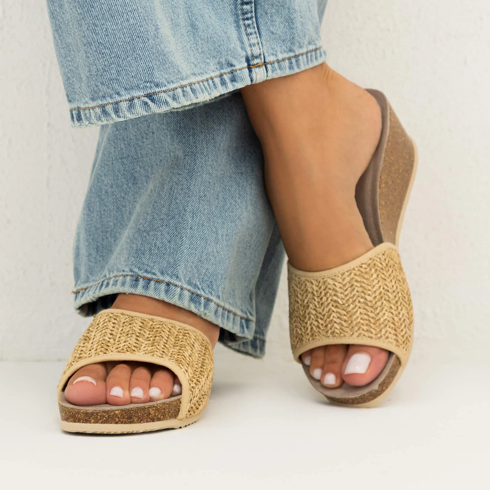 Daylis Beige Sandal