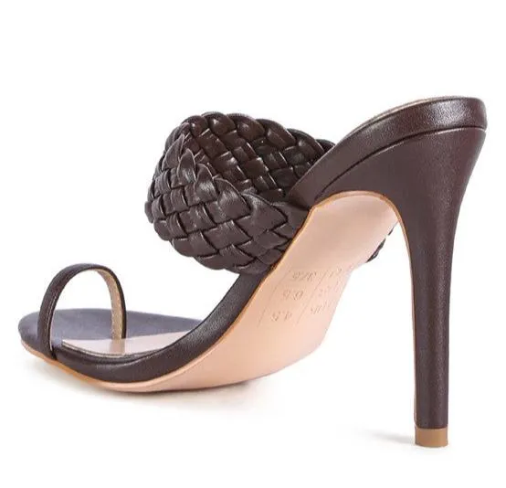 HIGH PERKS WOVEN STRAP TOE RING SANDALS