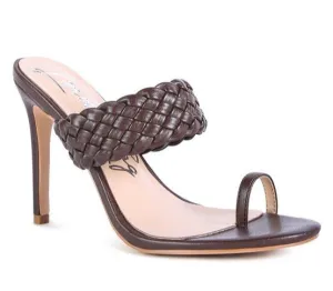 HIGH PERKS WOVEN STRAP TOE RING SANDALS