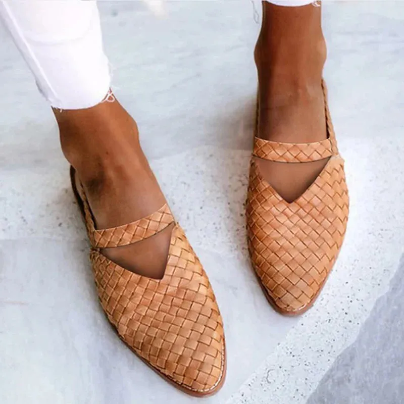 MARINA LUCENDA POINTED FLATS