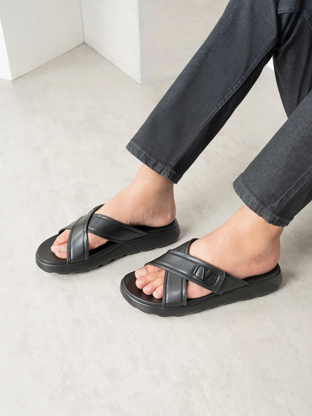 Men "TIROSH" Crossover Casual Slippers