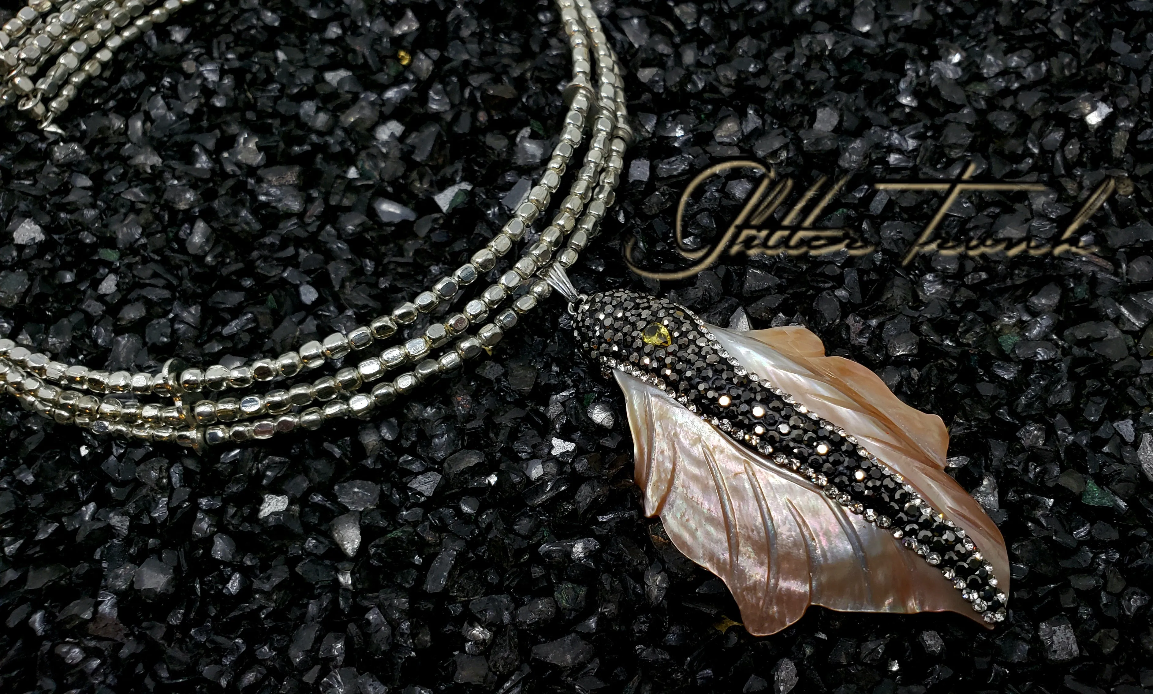 Selene Slip On Choker With Mother of Pearl Pendant