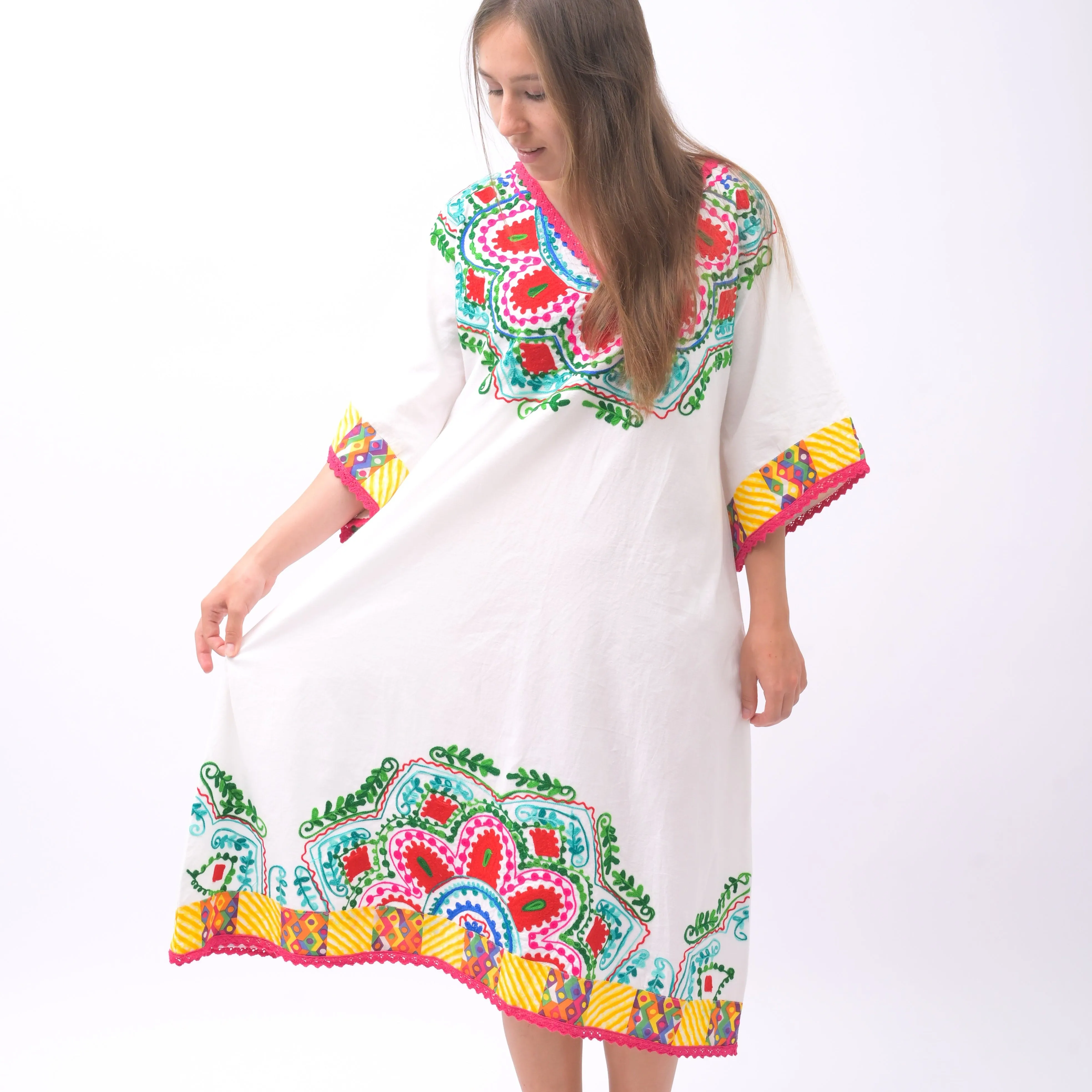 Serenity Seeker White Floral Kaftan: Embrace Tranquility in Effortless Style