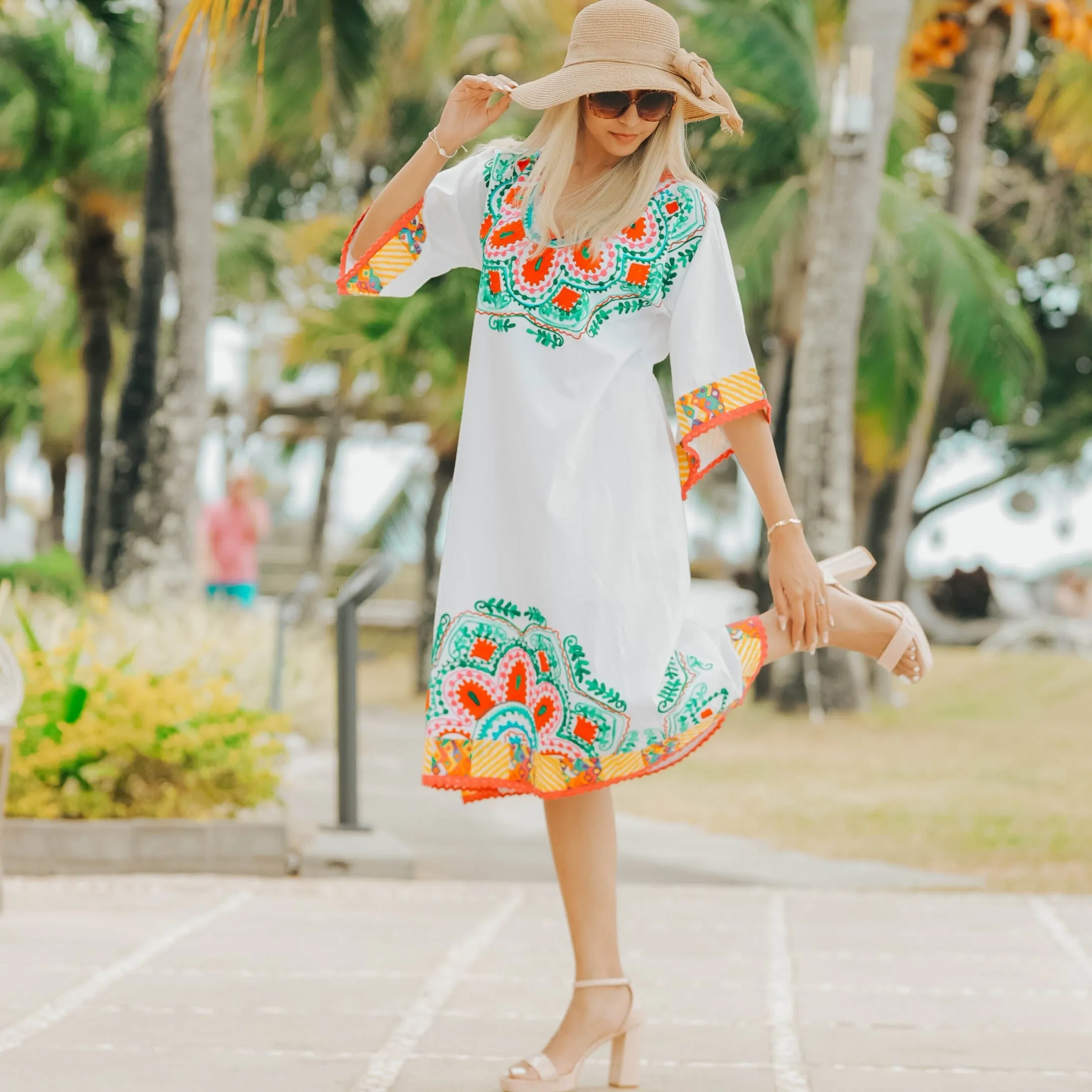 Serenity Seeker White Floral Kaftan: Embrace Tranquility in Effortless Style