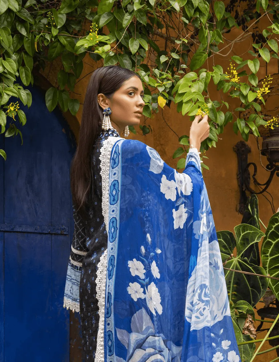 Tahra By Zainab Chottani Embroidered Lawn Suits Unstitched 3 Piece WILD LILY 8A