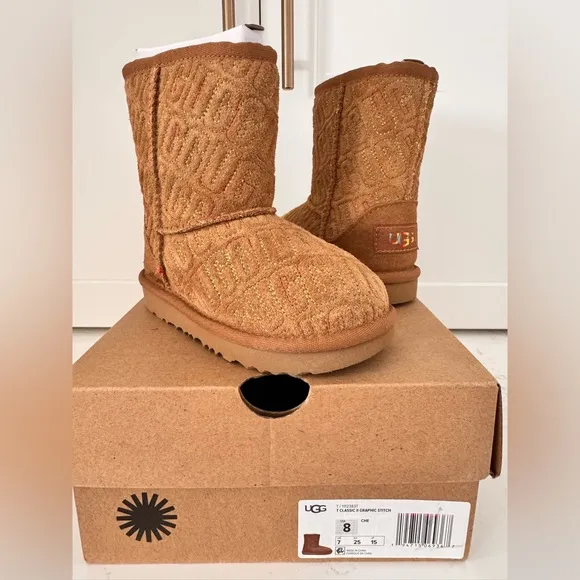 UGG CLASSIC II GRAPHIC STITCH SIZE T8NWB