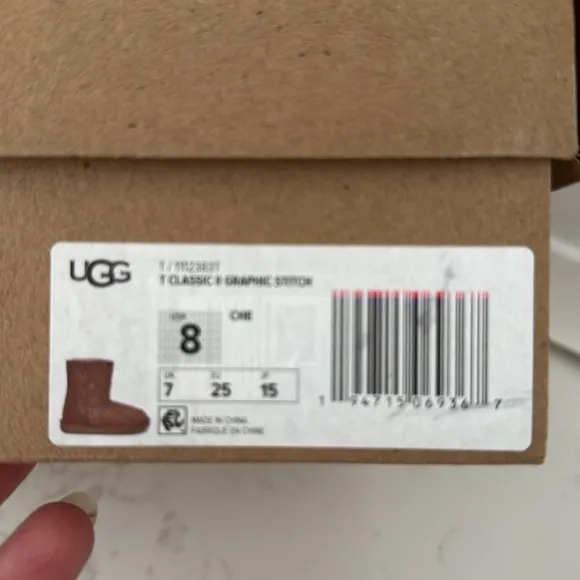 UGG CLASSIC II GRAPHIC STITCH SIZE T8NWB