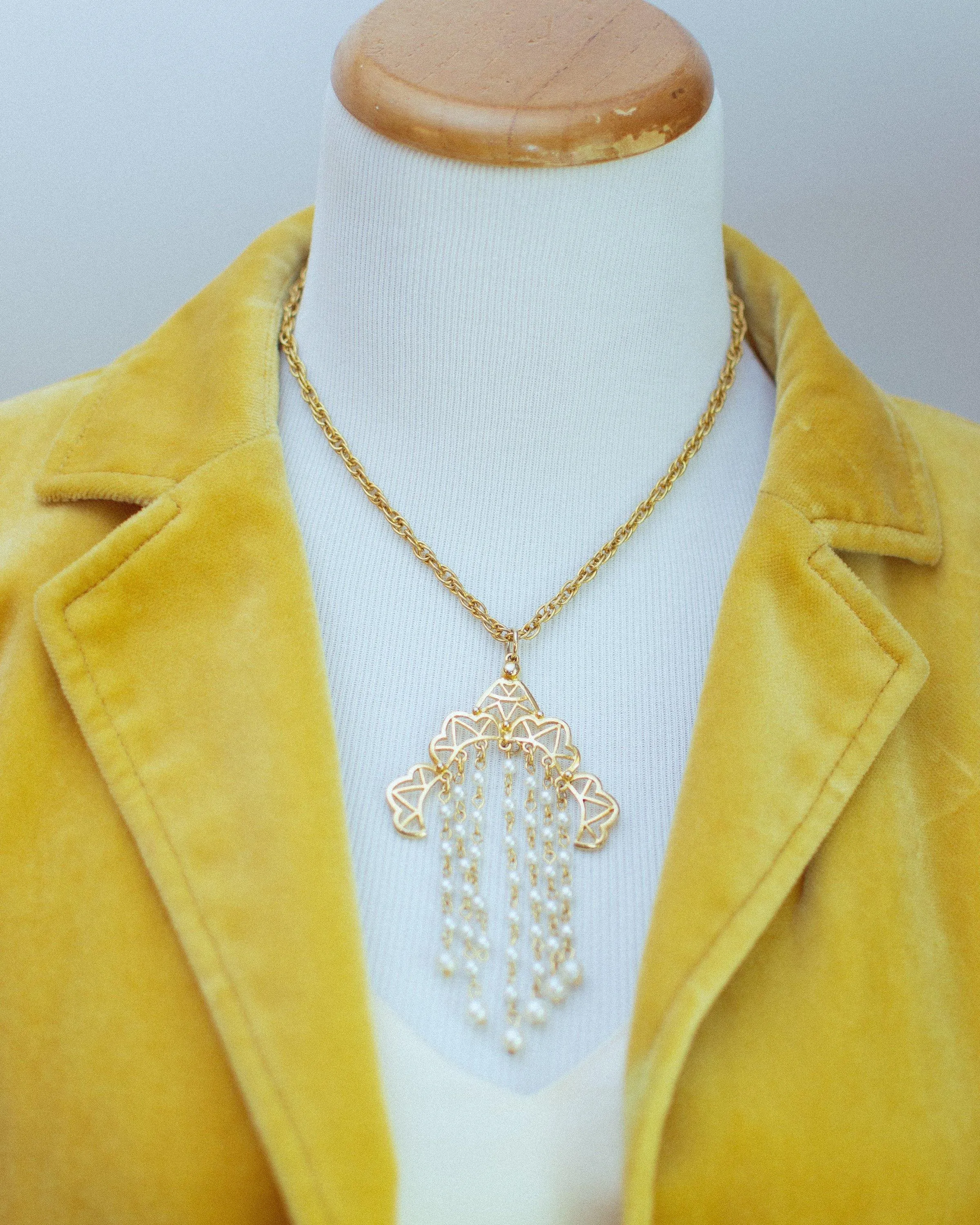 Vintage 1970s Bohemian Chic Waterfall Pearl Tassel Necklace