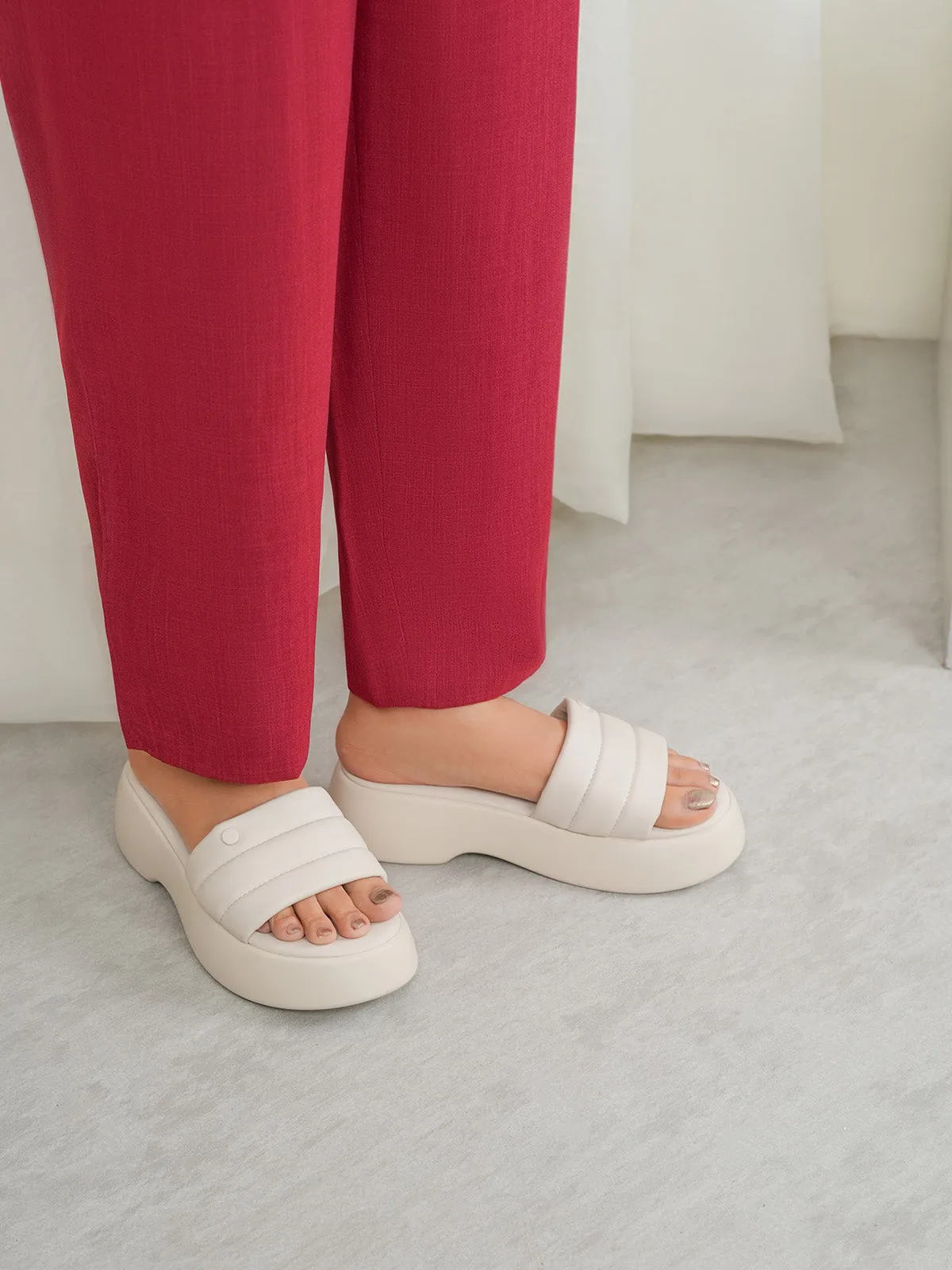 Womens "HINNAYE" Cushioned Comfy Slippers