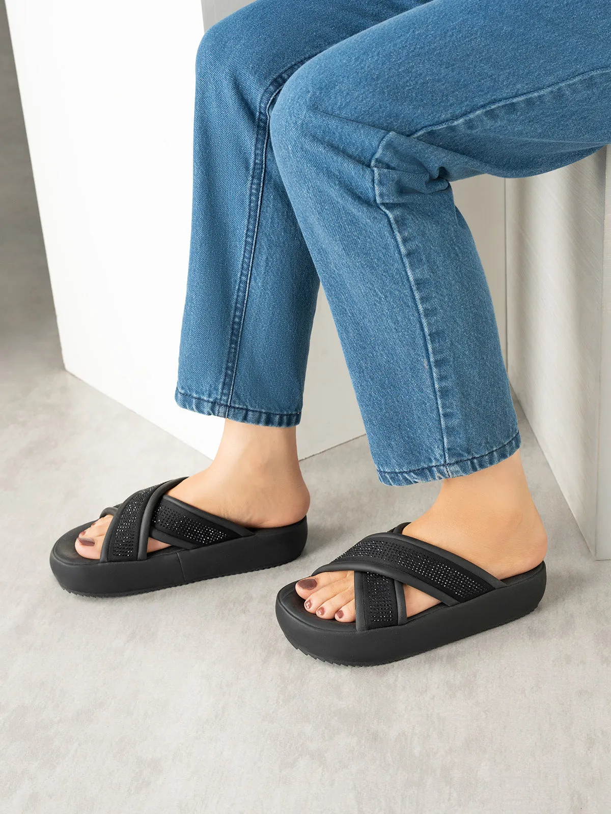 Womens "LUCIO" Crossover Casual Slippers